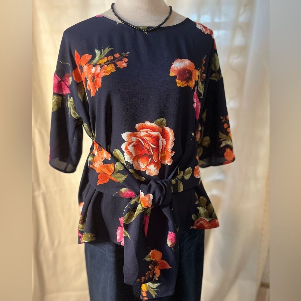 West Kei Women's Black Floral Top Tie In Front Or Back Short Sleeves Size Med